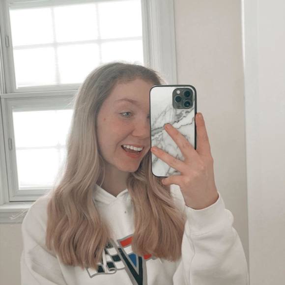 Meet your Posher, Halee - Picture 1 of 1